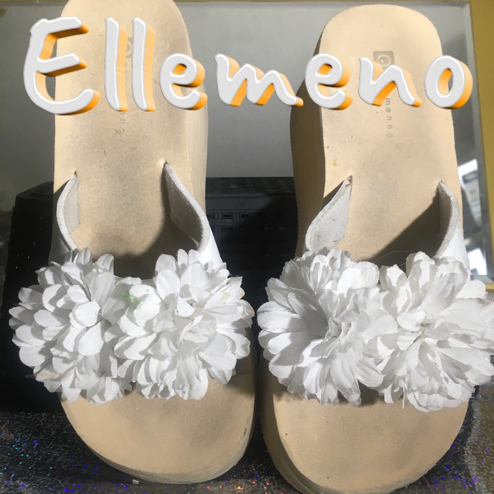 Ellemeno white flower sandals